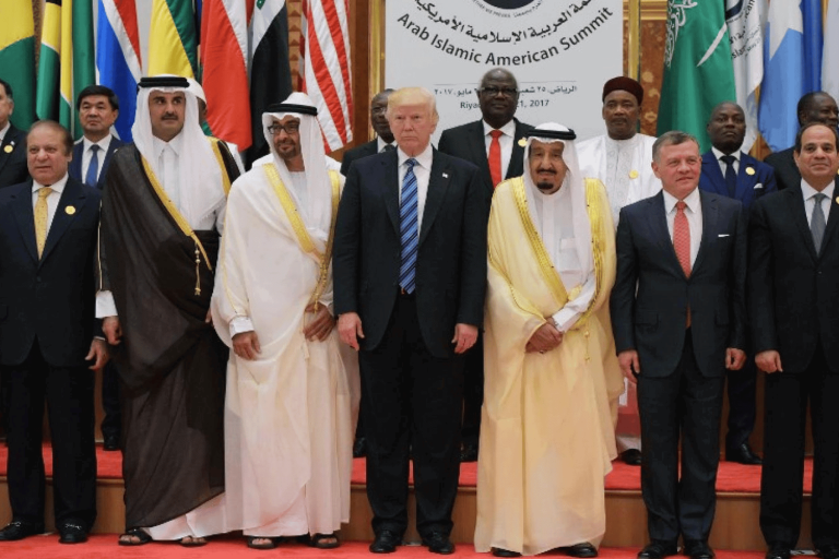 “الاندبندنت” تفضح الأنظمة الخليجية.. هذه هي الهدايا التي قدمها زعماء العرب لـ”ترامب” وابنته الجميلة الاندبندنت تفضح الأنظمة الخليجية watanserb.com