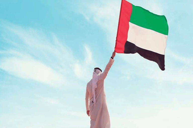 ابتزّت راقصة رجُلاً بالإمارات watanserb.com