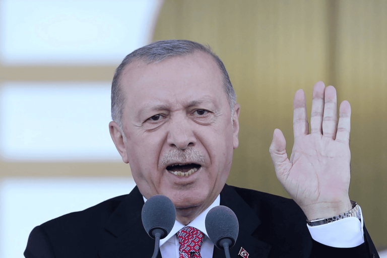 أردوغان يكشف من يقف وراء تقلبات أسعار الليرة ويُعلن هذه الخطوات لمواجهة هجمات محتملة تقلبات أسعار الليرة watanserb.com