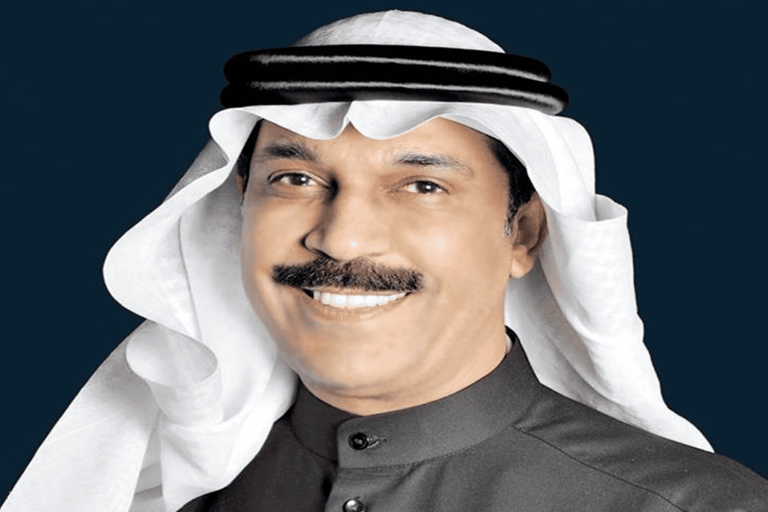 أول ظهور للفنان الكويتي عبدالله الرويشد بعد تعثّره وسقوطه على المسرح الفنان الكويتي عبدالله الرويشد watanserb.com