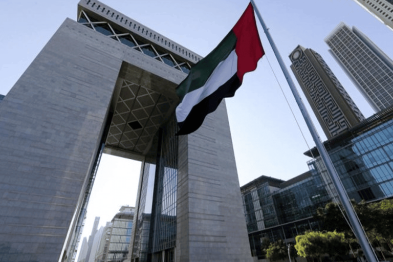 هروب متسارع غير مسبوق لرؤوس الأموال من الإمارات وكبار التجار ورجال الأعمال يفرون بحثا عن ملاذ آمن هروب متسارع من الإمارات watanserb.com