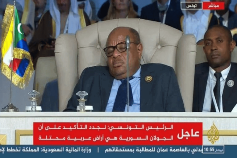 أكاديمي عُماني عن الوزير النائم بالقمة العربية: النظام العربي في مرحلة “موت سريري” ينتظر الإعلان الرسمي عن الوفاة الوزير النائم بالقمة العربية watanserb.com