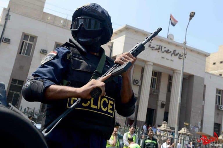 بكى عليها بعدما قتلها .. شاب يمزّق جسد زوجة أبيه بالسكين والسبب “السحر”! الشرطة المصرية watanserb.com