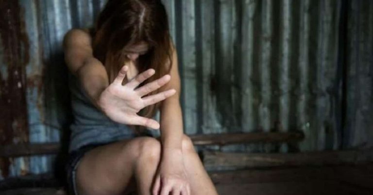 أبعد زوجها عن المنزل بخطة خبيثة.. هكذا اغتصب مدرب سياقة في الإمارات امرأةً بعدما تسلل إلى سريرها! مدرب سياقة اغتصب امرأةً في الإمارات watanserb.com