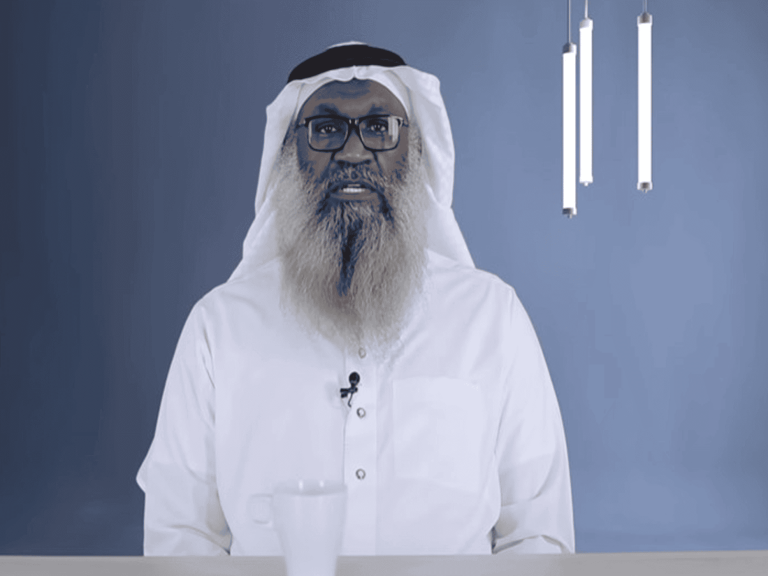 فتاوى صادمة لـ”عادل الكلباني” عن الرقص والغناء في أولى حلقات برنامجه “بين بين” عادل الكلباني watanserb.com