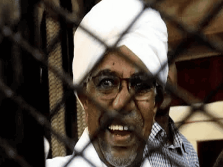 لهذا السبب “بكى” البشير بحرقة داخل محبسه في “كوبر”.. هذا ما سمعه من أحد السجانين بكى البشير بحرقة watanserb.com