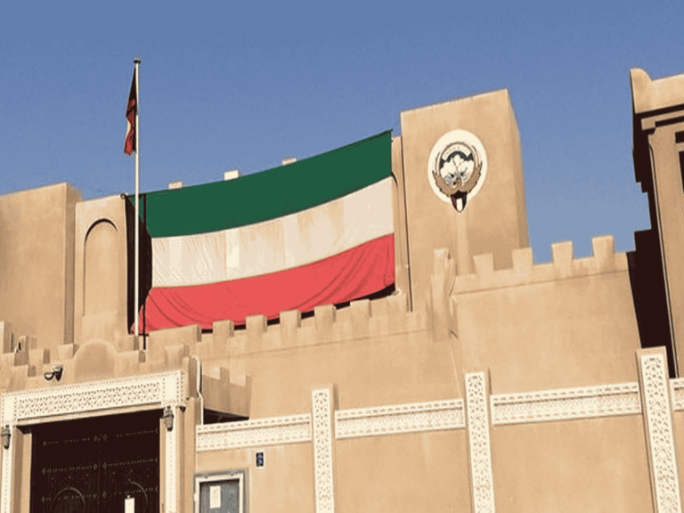 سيدة تحرق نفسها watanserb.com