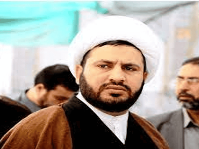 “أول عمامة شيعية” تدخل “الكعبة”.. السعودية سمحت لقيادي بارز هدد بإغراقها بالدماء بزيارة جوف الكعبة أول عمامة شيعية watanserb.com
