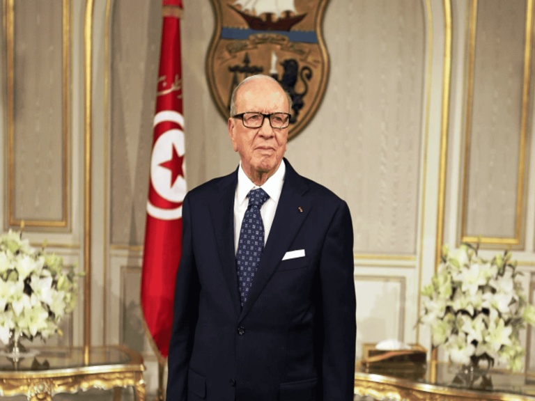 سر انسحاب أمير قطر watanserb.com