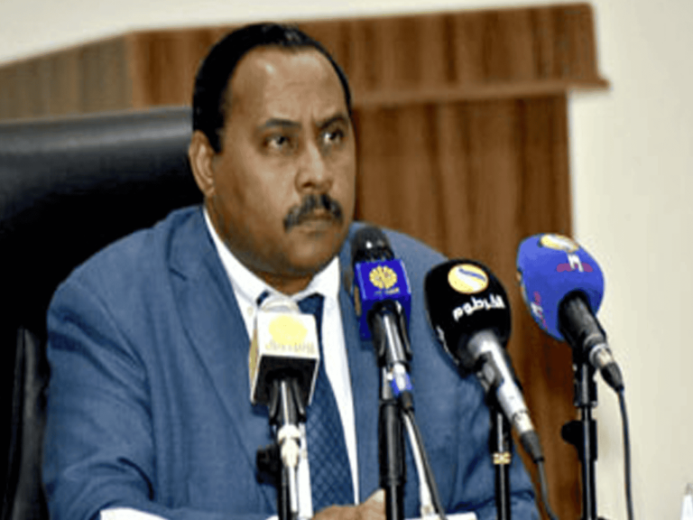 المخابرات السودانية تعتقل وزير الإعلام حسن طرحه داخل مجاري للصرف الصحي! وزير الإعلام حسن طرحه watanserb.com
