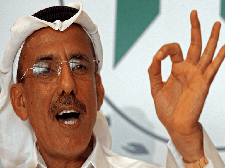 مفكر سوداني يلجم خلف الحبتور: أحموا كرامتكم واستعيدوا جزركم من قاسم سليماني أفضل من الحديث عن “سواكن” مفكر سوداني يلجم الحبتور watanserb.com