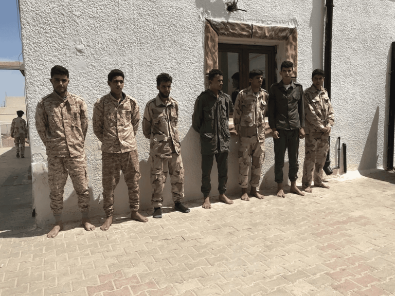 غنائم واستسلام وأسر عشرات الجنود.. قوات “حفتر” تتلقّى ضرباتٍ قوية في الزاوية قوات حفتر watanserb.com