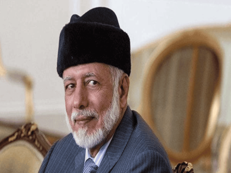 كاتب عُماني منتقداً بن علوي watanserb.com