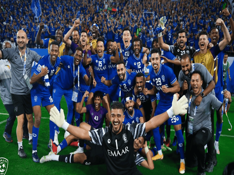 بذاءة الجمهور الإماراتي ضد لاعبي فريق “الريان” القطري في ملعب آل نهيان لاعبي فريق الريان القطري watanserb.com
