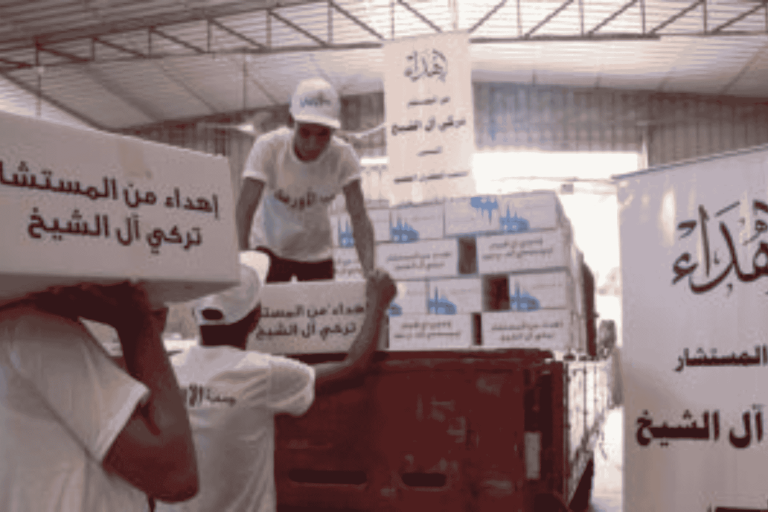 “كراتين” تركي آل الشيخ تفجر غضب المصريين: رحم الله أيام “المعونة” المصرية للسعودية كراتين تركي آل الشيخ watanserb.com