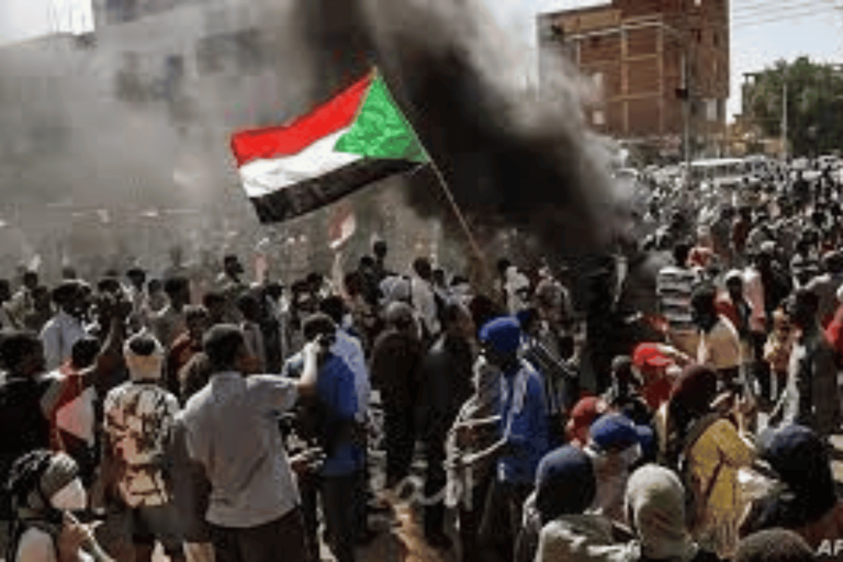 اعتصام القيادة العامة الجيش watanserb.com