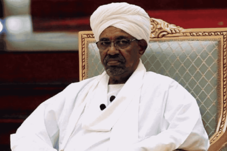 “لم يفهموا كلامي صحيح”.. صحيفة سودانية تكشف تفاصيل “اعترافات” البشير بشأن قتل المتظاهرين عمر البشير قتل المتظاهرين watanserb.com