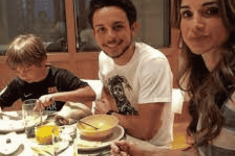 الملكة رانيا تنشر فيديو لـ”إفطار عائلتها مجتمعة” وتعلق عليه: “أحلى لمة على الإفطار” الملكة رانيا إفطار watanserb.com