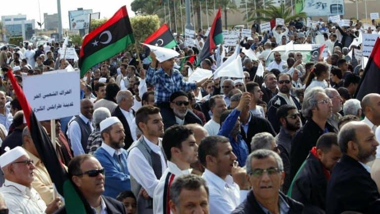 مظاهرات ليبيون امام السفارة السعودية watanserb.com