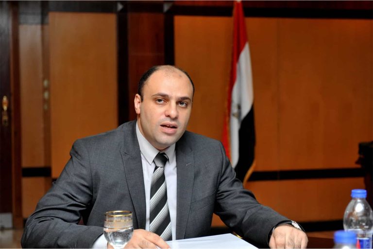 الوزير المصري يحيى حامد يكشف تفاصيل انهيار اقتصاد مصر watanserb.com