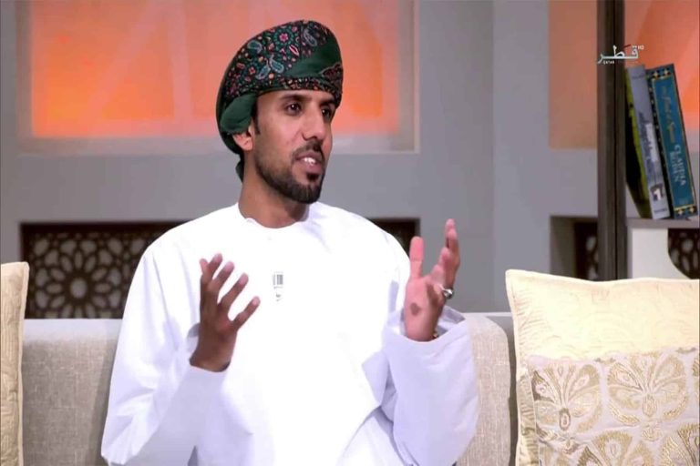 الإعلامي العماني عادل الكاسبي يدافع عن سلطنة عمان الإعلامي العماني عادل الكاسبي watanserb.com