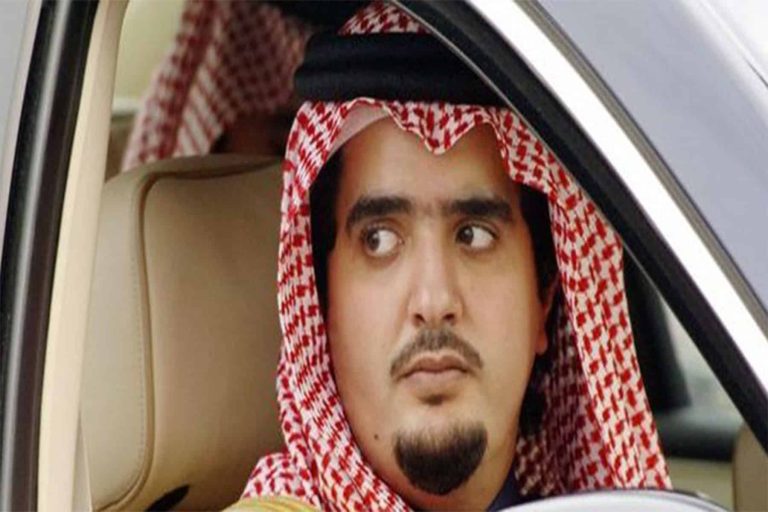 صورة مع الأمير عبدالعزيز watanserb.com