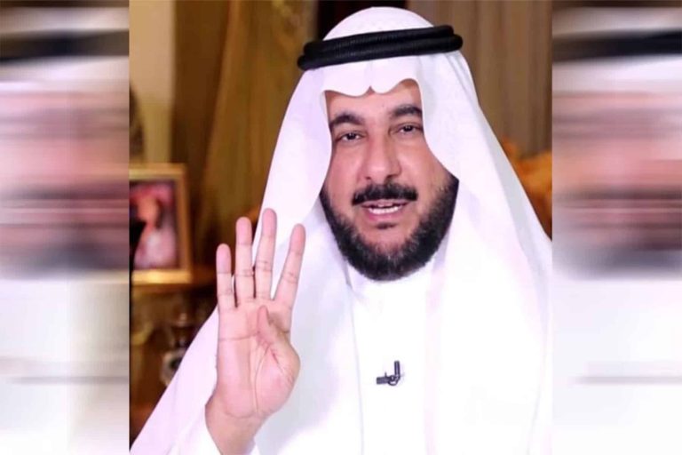الدكتور السعودي طارق الحبيب يرفع إشارة رابعة ويثير جدلا الدكتور السعودي طارق الحبيب watanserb.com