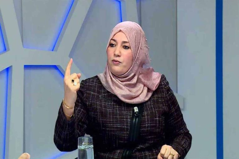 الجزائرية نعيمة صالحي watanserb.com