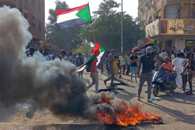 مشاهد فض اعتصام القيادة العامة watanserb.com