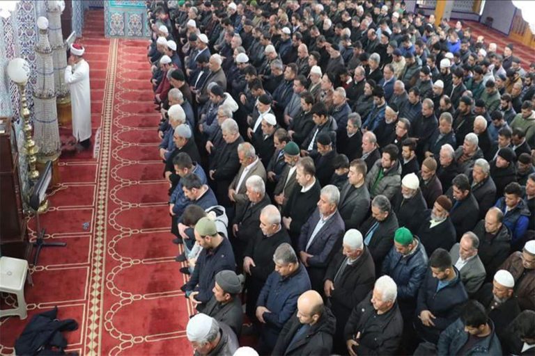 صلاة الغائب على روح مرسي بمساجد تركيا watanserb.com