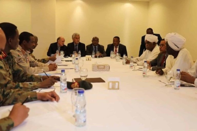 اتفاق سياسي بين المجلس العسكري وقوى التغيير في السودان .. إليكم تفاصيله اتفاق سياسي في السودان watanserb.com
