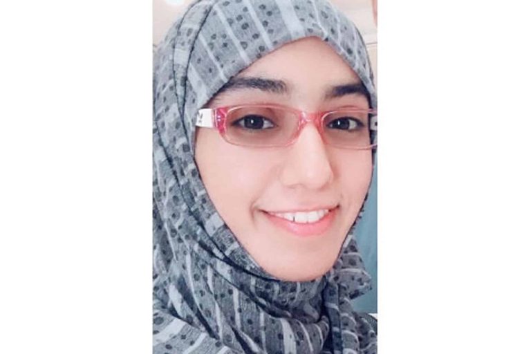 طالبة من سلطنة عمان watanserb.com