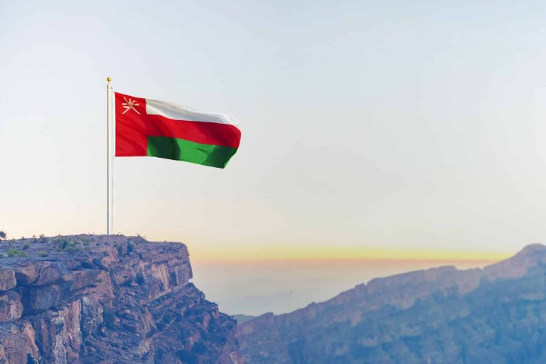 نهاية غير متوقعة لرحلة عائلة عُمانية في مطار اسطنبول .. سفارة السلطنة تتدّخل وهذا ما كشفته كاميرات المراقبة عائلة عُمانية في مطار اسطنبول watanserb.com