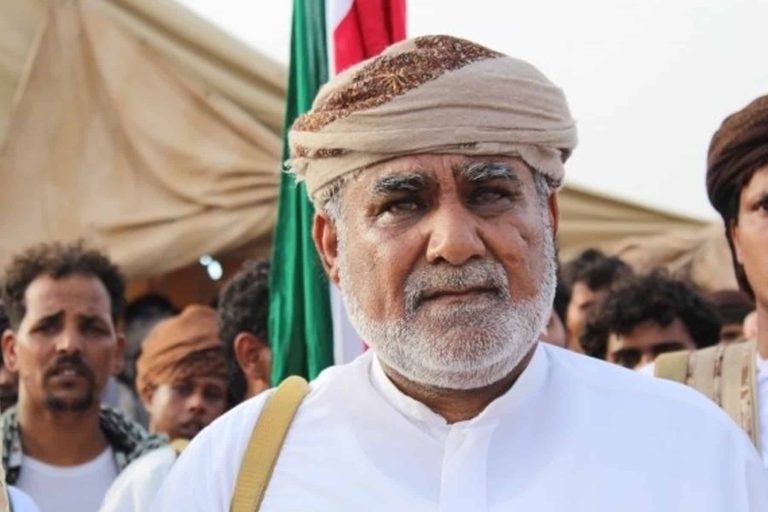 بعد وعده بأن لا تكون المهرة مصدر تهديدٍ لعُمان .. الشيخ الحريزي يهدد بردع مليشيات السعودية الشيخ الحريزي يهدد مليشيات السعودية watanserb.com