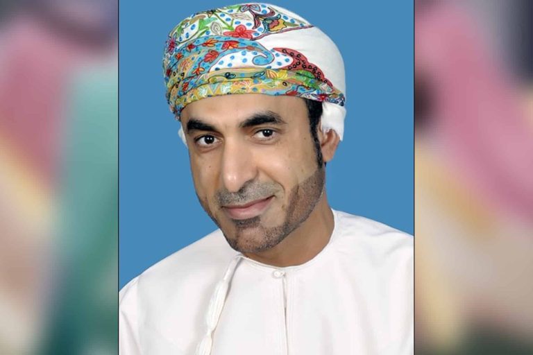 شخصية فذة وفريدة .. تفاصيل مدهشة من سيرة دبلوماسي عُماني مثّل لعقود دولتين! فريد بن مبارك الهنائي watanserb.com