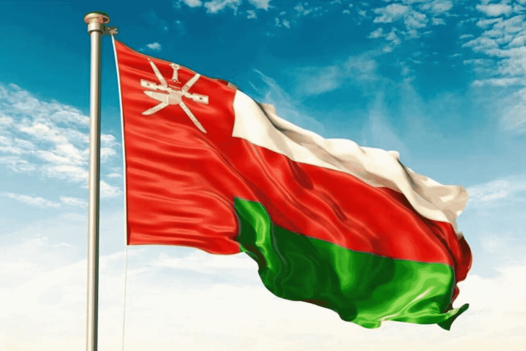 العُمانيون يُعرّون كاتباً إماراتياً watanserb.com