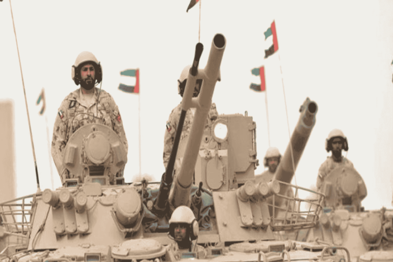 القوات الإماراتية تنسحب من معاشيق watanserb.com
