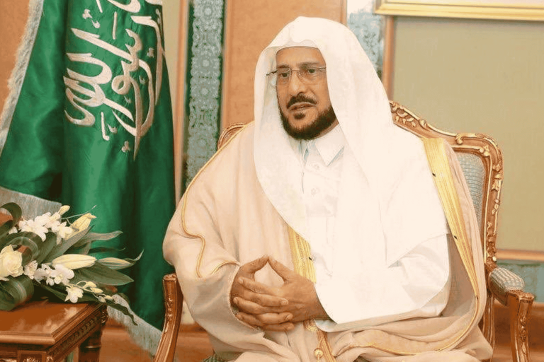 وزير الشؤون الإسلامية السعودي يطبل للسيسي بعد أن قتل شعبه: هذا هو الرئيس المجاهد! وزير سعودي يطبل للسيسي watanserb.com