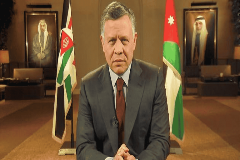 لماذا تخفّى الملك عبدالله الثاني ودخل إلى دائرة الأراضي؟ الملك عبدالله الثاني watanserb.com