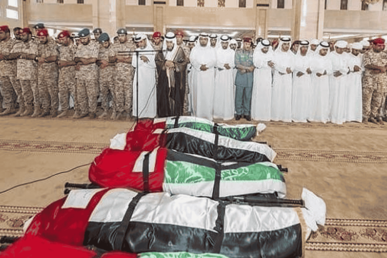كانوا يديرون غرفة عمليات الطائرات المسيرة.. مغرد قطري يفجر مفاجأة حول مقتل الجنود الاماراتيين مقتل الجنود الاماراتيين watanserb.com