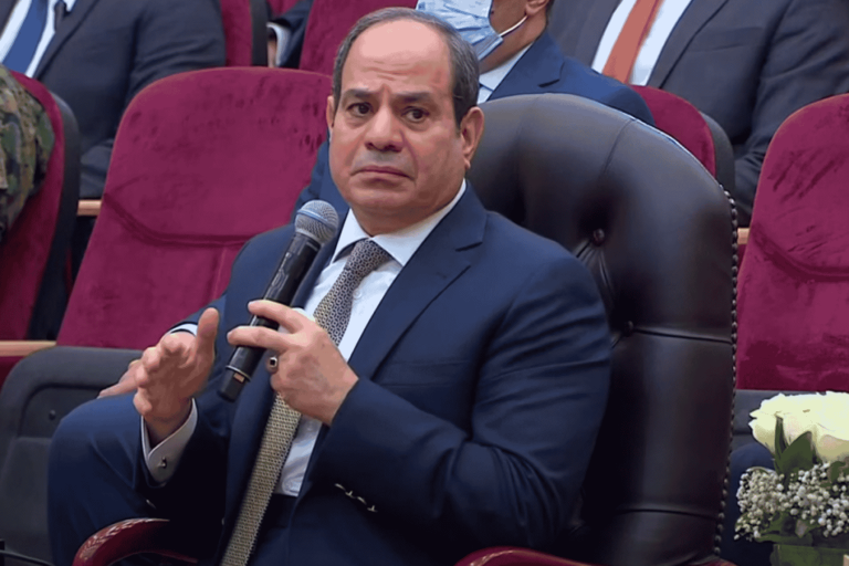 بعد أن ثار الشعب ضد فساده.. السيسي يخرج للمصريين في خطاب رسمي من فندق الماسة ومصدر مطلع يكشف التفاصيل ثار الشعب ضد فساد السيسي watanserb.com