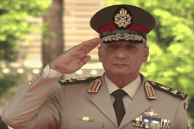 ظهور مفاجئ لوزير الدفاع المصري watanserb.com
