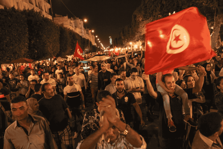 عمرو أديب كاد ينجلط وأحمد موسى جن جنونه على الهواء بسبب هذا الفيديو بعد فوز قيس سعيد عمرو أديب قيس سعيد watanserb.com