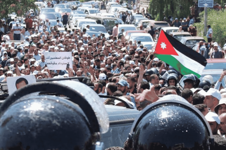 الشيخ الحدبد اضراب المعلمين watanserb.com