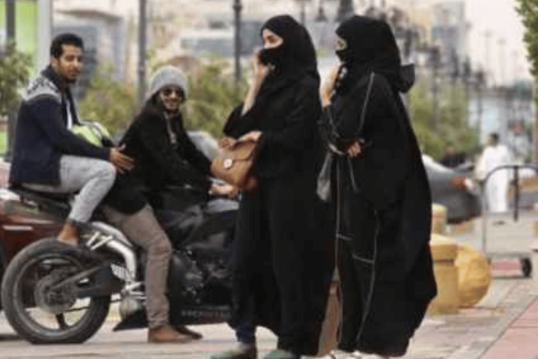 لبناني يتحرش بسعوديات watanserb.com
