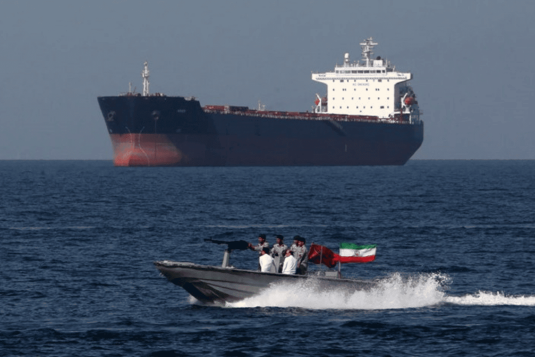 استهداف ناقلة نفط إيرانية watanserb.com