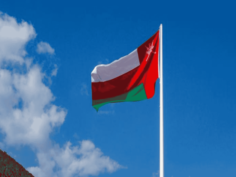 لماذا كلّ هذا الحقد؟.. مغرّد يكشف عن لوحة علّقتها الإمارات بمعبر حدودي لاستفزاز العمانيين! لوحة علّقتها الإمارات watanserb.com
