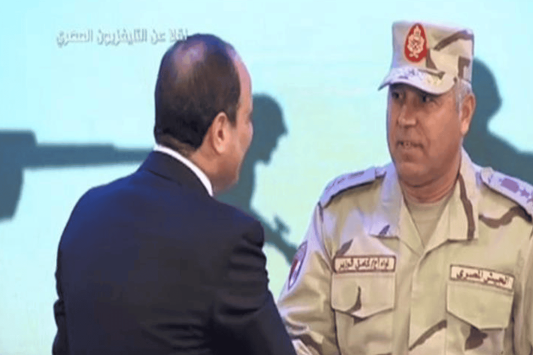 وزير النقل يطبل للسيسي watanserb.com