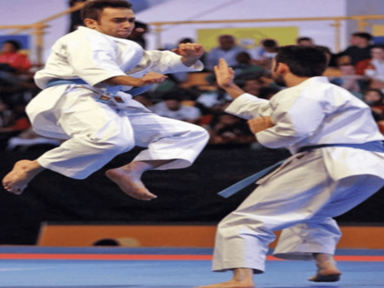 الإمارات تستفز العُمانيين بالشارقة watanserb.com