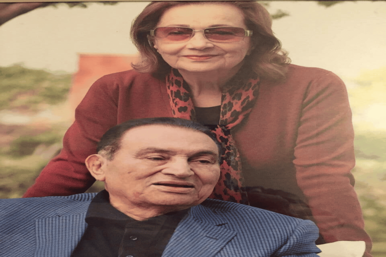 زوجة المخلوع سوزان مبارك في العناية المركزة بعد أشهر من ظهورها في حفل زفاف عائلي ومقهى عام سوزان مبارك في العناية المركزة watanserb.com